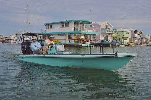 Flat boat fueraborda - Air - Beavertail Skiffs - con consola central / open / de pesca deportiva