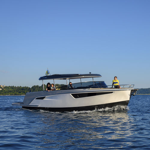 Barco open intraborda - 28  - ALFASTREET YACHTS - eléctrico / con consola lateral / con hard-top