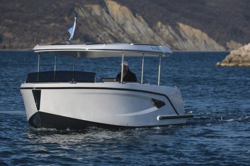 Day-cruiser intraborda - 21  - ALFASTREET YACHTS - eléctrico / open / con hard-top