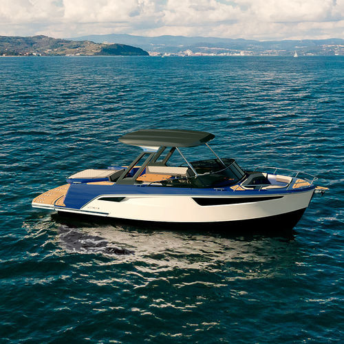Cabin-cruiser intraborda - 28  - ALFASTREET YACHTS - eléctrico / bimotor / de desplazamiento