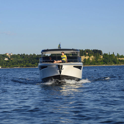 Day-cruiser intraborda - 28  - ALFASTREET YACHTS - diésel / gasolina / bimotor