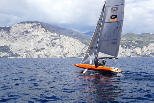 Velero de regata - Q23 - Quant Boats - con foil