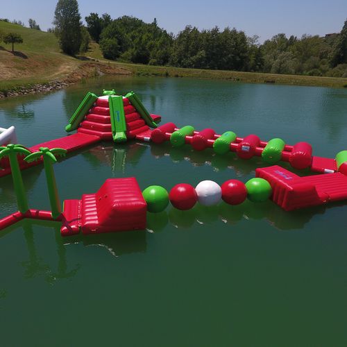 Juego acuático boya - Wipeout Balls  - AQUAZONE parc aquatique - barra de equilibrio / pista de carrera / bola