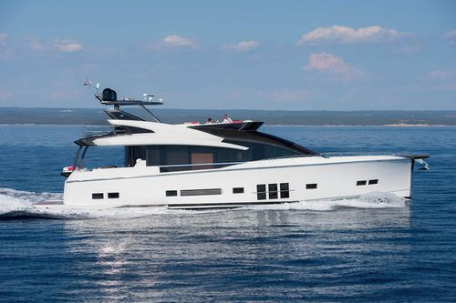 Yate a motor de crucero - 76 - ADLER YACHTS - con fly / híbrido / con 4 camarotes
