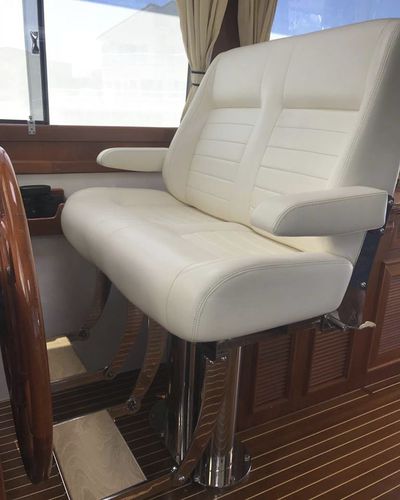 Asiento piloto - DOUBLE HELM I - M Melfi Designs Pty Ltd - para barco / para yate / con reposabrazos