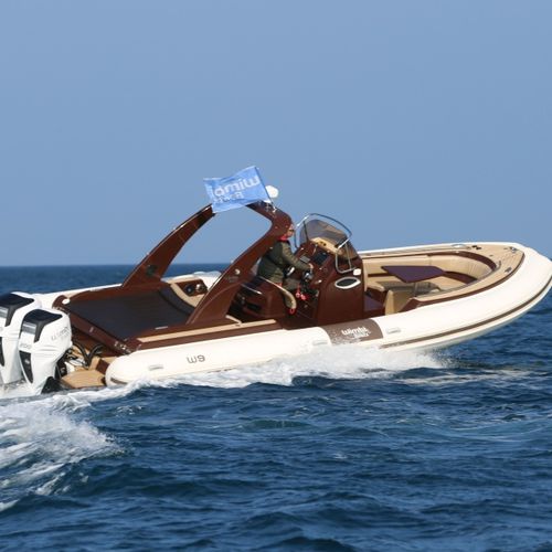 Embarcación neumática fueraborda - W9 - Wimbi Boats Ltd - bimotor / semirrígida / con consola central