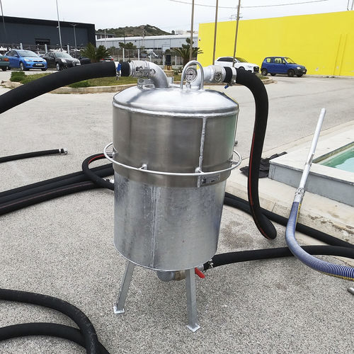 Sistema de vacío para astillero naval - ScorVac 5L - New Naval Ltd. - móvil / de recuperación de hidrocarburos