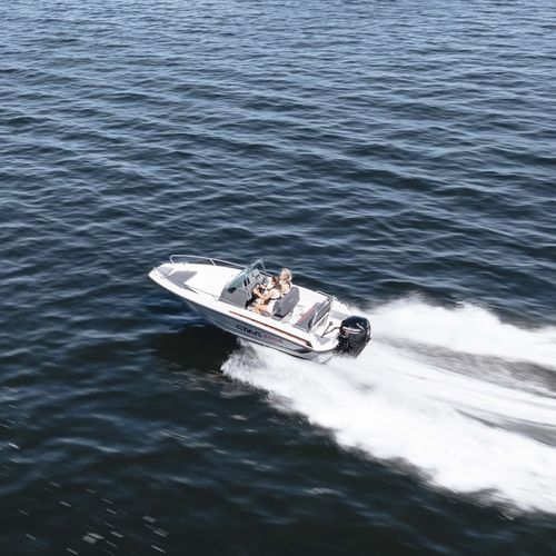 Barco open fueraborda - 485 S - Sting Boats Europe - con consola central / 5 personas máx. / con solárium