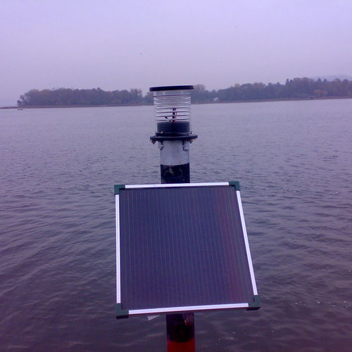 Luz de señalización para puerto - SISTEMI DI SEGNALAZIONE - Nuova Metalmeccanica srl - marine division - para pantalán / para baliza / LED