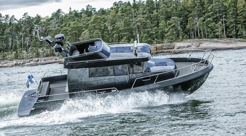 Barco cabinado intraborda - BY30  - Brizo Yachts - con fly / con camarote / clásico