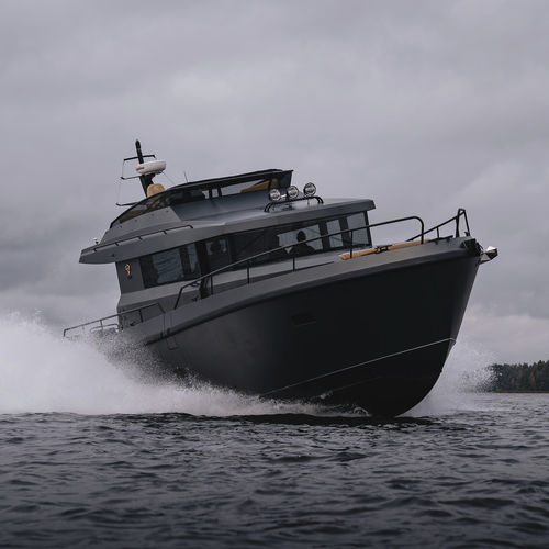 Barco cabinado intraborda - BY50 FLY - Brizo Yachts - bimotor / con fly / IPS