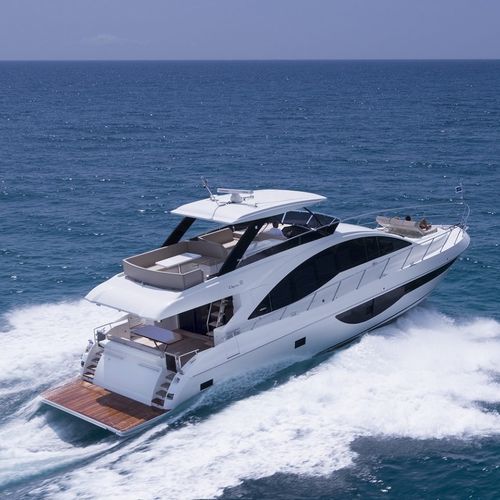 Yate a motor de crucero - 63 - Dyna Craft Ltd. - con fly / con 4 camarotes / con 6 literas