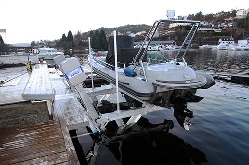 Ascensor de barcos - Platinum - IMM Quality Boat Lifts, Inc. - flotante / hidráulico / de aluminio
