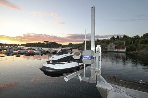 Ascensor para moto acuática - PWC 1500  - IMM Quality Boat Lifts, Inc.