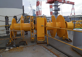 Chigre para maniobrar anclas - DMT MARINE EQUIPMENT SA - para buque / con motor hidráulico / tambor simple