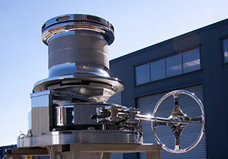 Cabrestante para yate - DMT MARINE EQUIPMENT SA - base de inox