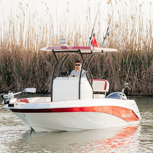 Barco open fueraborda - MARLIN 500 PRO - Alesta Marine - con consola central / de pesca deportiva / 5 personas máx.