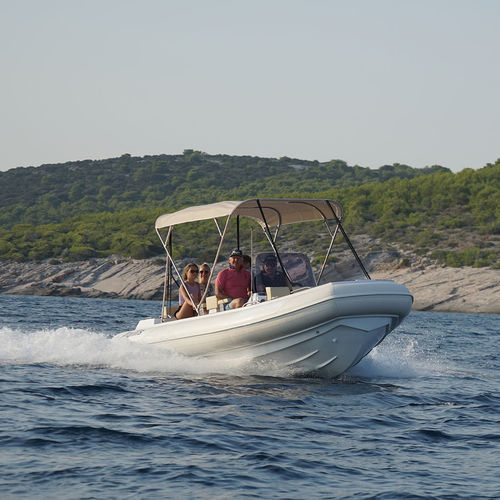 Embarcación neumática hidrojet - 560D - Agilis Jettenders - diésel / RHIB / con consola central