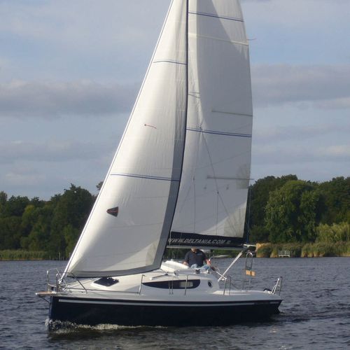 Velero de crucero - FOCUS 730 - Sobusiak Yacht Yard Mariusz Sobusiak - daysailer / de regata / con 3 camarotes