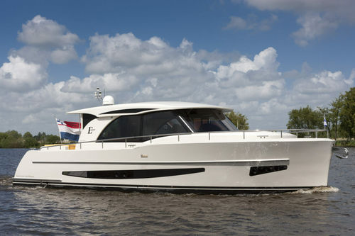 Barco cabinado intraborda - Boarncruiser Elegance - Trimm Design BV - con hard-top / de acero / con camarote