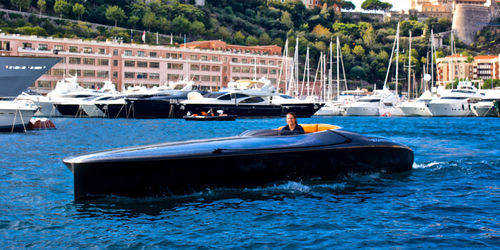 Runabout intraborda - SPEEDBOAT - SOEL YACHTS B.V. - eléctrico / de carbono / propulsión alternativa