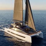 yate de vela catamar&aacute;n