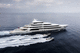 megayate de crucero / raised pilothouse