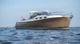 barco cabinado intraborda / diésel / bimotor / casco de planeo