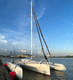 trimarán / de regata / con bauprés