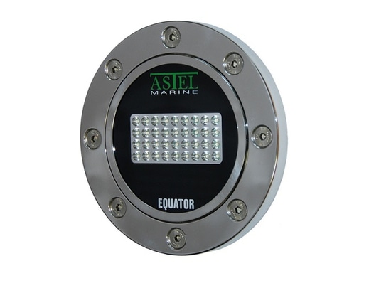 Las luces subacuáticas LED para yates