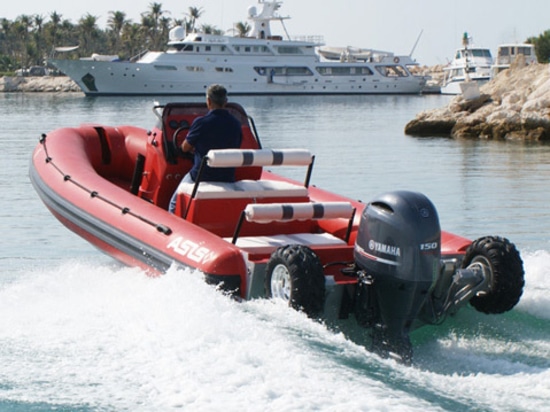 Un cuerpo de bomberos en Shangai recibe ASIS los 7.1M Amphibious Craft