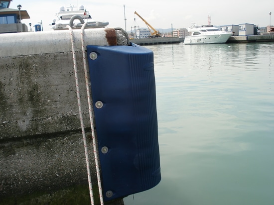 ANGOLO – Defensa de la esquina del muelle