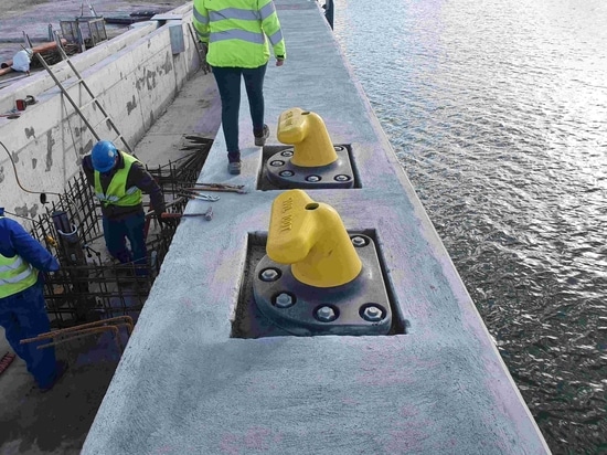 Instalación del sistema de bolardos y defensas GLEN en el puerto