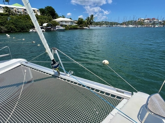 Redes para catamaranes, gamas profesionales y gamas de ocio: ¿cuáles son las diferencias?