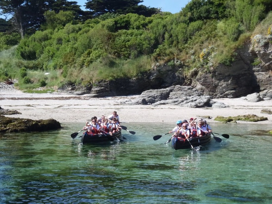 ADVENTURE TEAM: La canoa hinchable para 10 personas