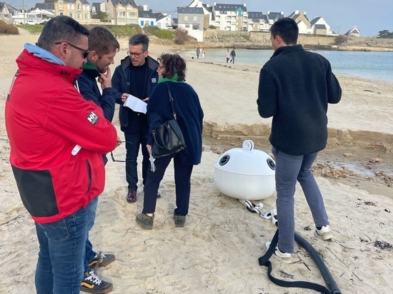 Ya tenemos nuestros amarres en la playa de Pérello