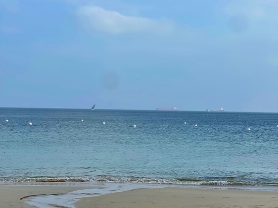 Ya tenemos nuestros amarres en la playa de Pérello