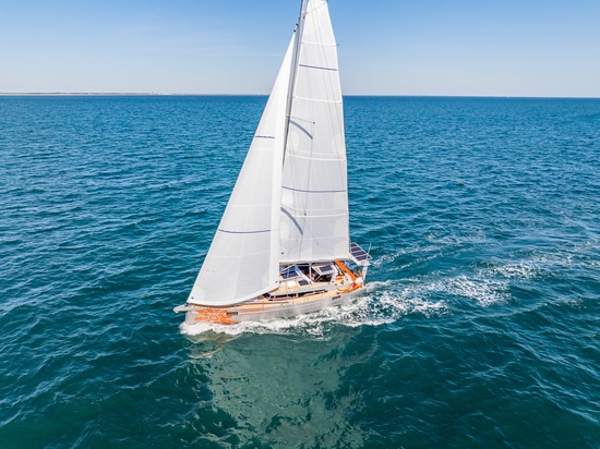 OVNI 430 a vela