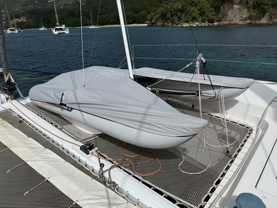 MiniCat es el mejor complemento para nuestro gato de crucero OUTREMER 55