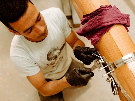 MÁSTILES DE MADERA: La excelencia de los mástiles de madera, hechos a mano para su pasión náutica