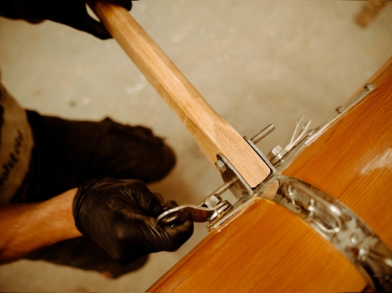 MÁSTILES DE MADERA: La excelencia de los mástiles de madera, hechos a mano para su pasión náutica