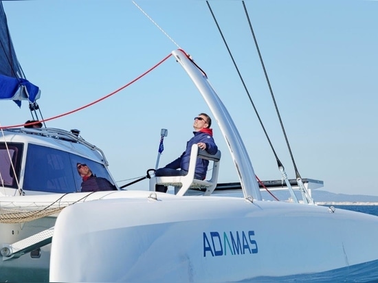 Rapido 40. Trimarán plegable totalmente de carbono.