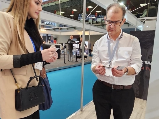 Aydın Acar Yacht Glass visita METSTRADE 2025 para reforzar las conexiones con la industria