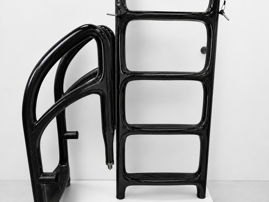 Escalera de baño Flyup de fibra de carbono
