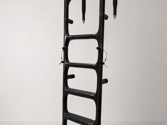 Escalera de baño Flyup de fibra de carbono